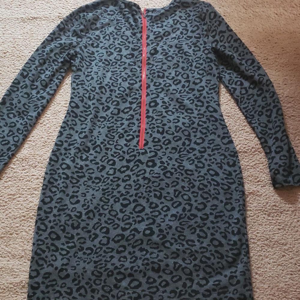 Dress - Picture 2 of 4